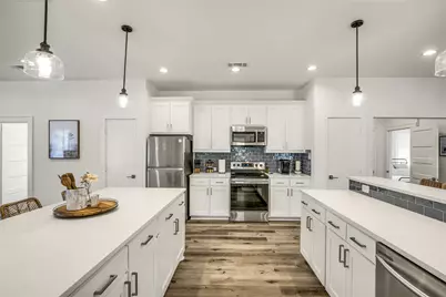 707 Highland Avenue, Austin, TX 78703 - Photo 1