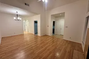 1906 Robbins Pl, Austin, TX 78705 - Photo 4