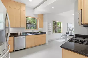 2608 Del Curto Rd, Austin, TX 78704 - Photo 12