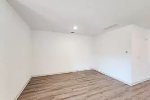 126 Fort Clark Springs Ln, Hutto, TX 78634 - Photo 6