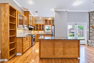 8015 Gault St, Austin, TX 78757 - Photo 8