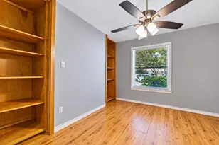 8015 Gault St, Austin, TX 78757 - Photo 16