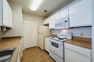 8913 Schick Rd, Austin, TX 78729 - Photo 8