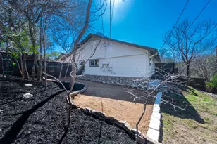 2704 Catalina Dr, Austin, TX 78741 - Photo 38