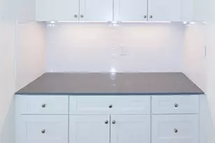 2704 Catalina Dr, Austin, TX 78741 - Photo 14