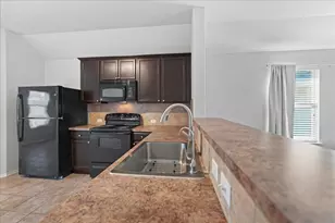 18420 Cloudmore Ln, Elgin, TX 78621 - Photo 14