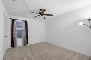 148 Rowdy Yates Wy, Jarrell, TX 76537 - Photo 32