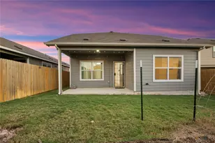 148 Rowdy Yates Wy, Jarrell, TX 76537 - Photo 36