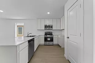 108 Ellendale Pl, Fredericksburg, TX 78624 - Photo 6