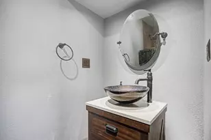 537 Mesa Dr, Del Valle, TX 78617 - Photo 20