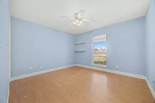 537 Mesa Dr, Del Valle, TX 78617 - Photo 8