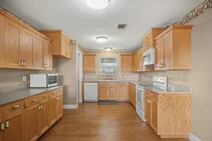 537 Mesa Dr, Del Valle, TX 78617 - Photo 10