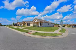 1704 T H Johnson Dr, Taylor, TX 76574 - Photo 1