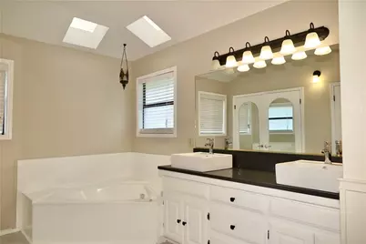 201 Norwood Street W, Georgetown, TX 78628 - Photo 22