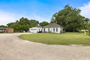103 E Willis St, Leander, TX 78641 - Photo 10
