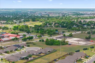 101 Mager Ln, Hutto, TX 78634 - Photo 6