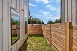 301 N Pleasant Valley Rd, Austin, TX 78702 - Photo 24