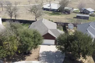 20829 Silverbell Ln, Pflugerville, TX 78660 - Photo 2