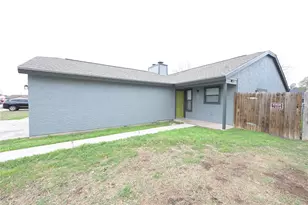 1003 Crockett St, Lockhart, TX 78644 - Photo 10