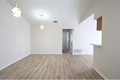 1003 Crockett Street #B, Lockhart, TX 78644 - Photo 6