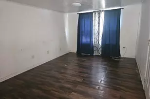 907 Neches St, Lockhart, TX 78644 - Photo 12