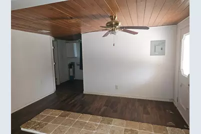 907 Neches Street, Lockhart, TX 78644 - Photo 10
