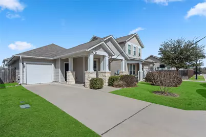 245 E Broade Street, Leander, TX 78641 - Photo 2