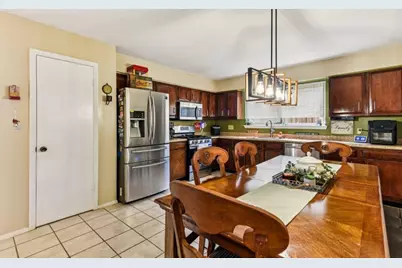 6601 Vougeot Drive, Austin, TX 78744 - Photo 8