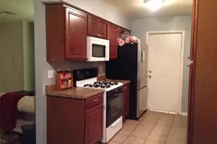 1917 Castle Gate Cir, San Marcos, TX 78666 - Photo 2