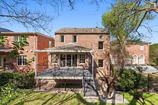 2702 Hillview Green Ln, Austin, TX 78703 - Photo 40