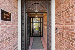 2702 Hillview Green Ln, Austin, TX 78703 - Photo 4