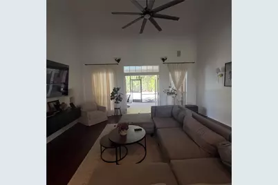 310 E 10th Street, Elgin, TX 78621 - Photo 16