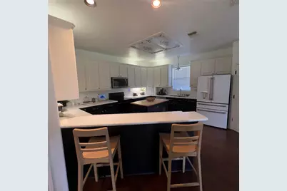 310 E 10th Street, Elgin, TX 78621 - Photo 12