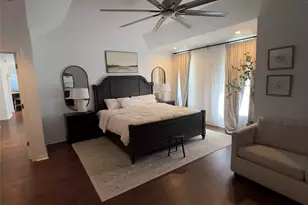 310 E 10th St, Elgin, TX 78621 - Photo 2
