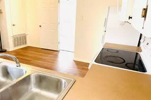 5608 Cougar Dr, Austin, TX 78745 - Photo 4