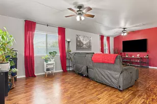 327 Comal Run, Hutto, TX 78634 - Photo 4
