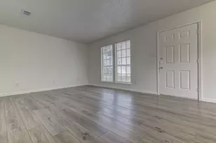 404 W Dittmar Rd, Austin, TX 78745 - Photo 4