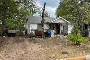 2010 Peoples St, Austin, TX 78702 - Photo 2