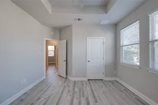 5701 Cougar Dr, Austin, TX 78745 - Photo 12