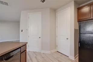 5701 Cougar Dr, Austin, TX 78745 - Photo 8