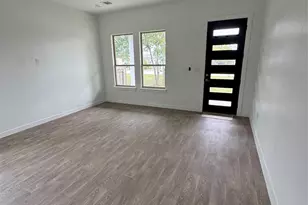 710 Bland St, Taylor, TX 76574 - Photo 2
