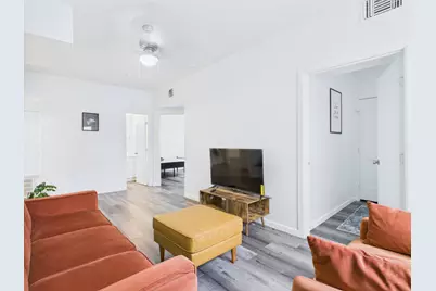 911 W 22nd Street #306, Austin, TX 78705 - Photo 6