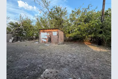 900 Lee Lane, Lockhart, TX 78644 - Photo 12