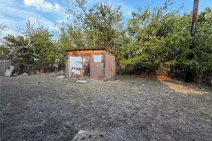 900 Lee Ln, Lockhart, TX 78644 - Photo 12