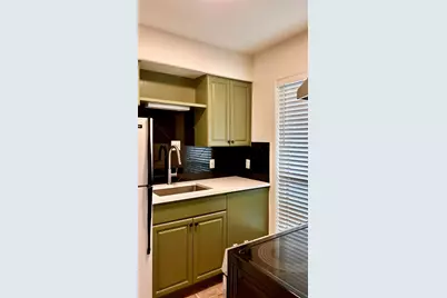 112 W 38th Street #202, Austin, TX 78705 - Photo 4
