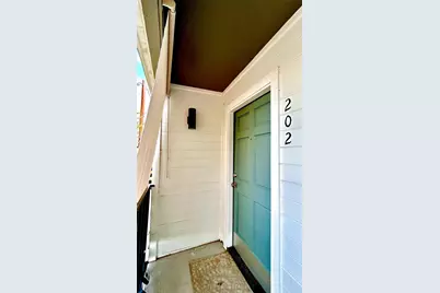 112 W 38th Street #202, Austin, TX 78705 - Photo 2