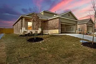 18434 Stevie Ray Dr, Round Rock, TX 78664 - Photo 2