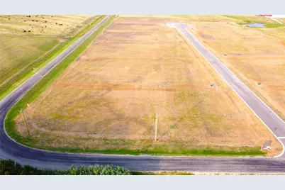 205 Tigerlily Way, Thrall, TX 76578 - Photo 2