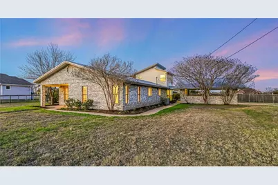 122 Forest Lake Drive, Del Valle, TX 78617 - Photo 2