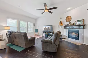 2100 Tranquility Ln, Pflugerville, TX 78660 - Photo 4